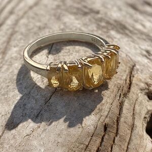 Elegant 5 Orval Cut Citrine set in Sterling Silver Ring size 7
